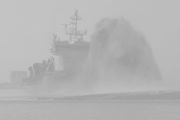 trailer suction hopper dredger rainbowing