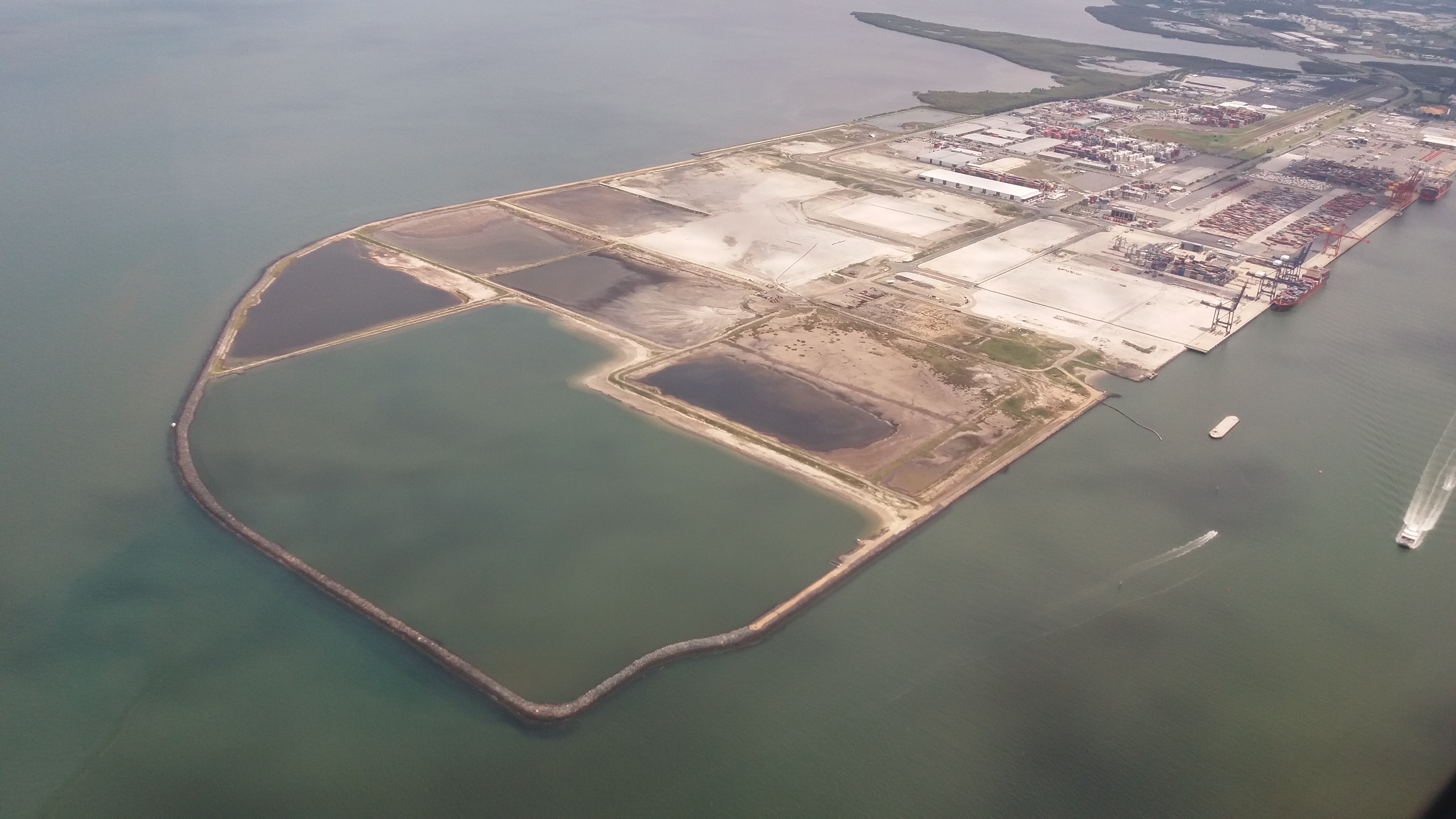 Port Brisbane reclamation area sand fill and sedimentation basin area return water quality